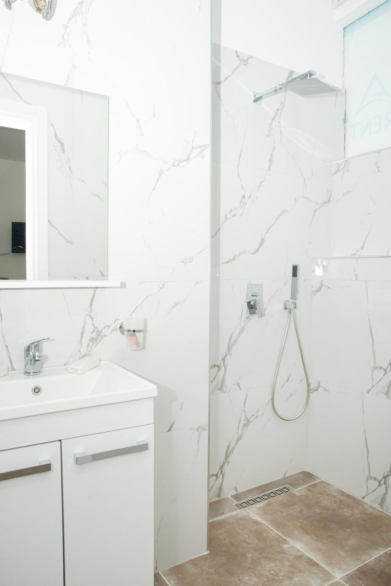 Alv Rent Rooms Vlore Exterior photo